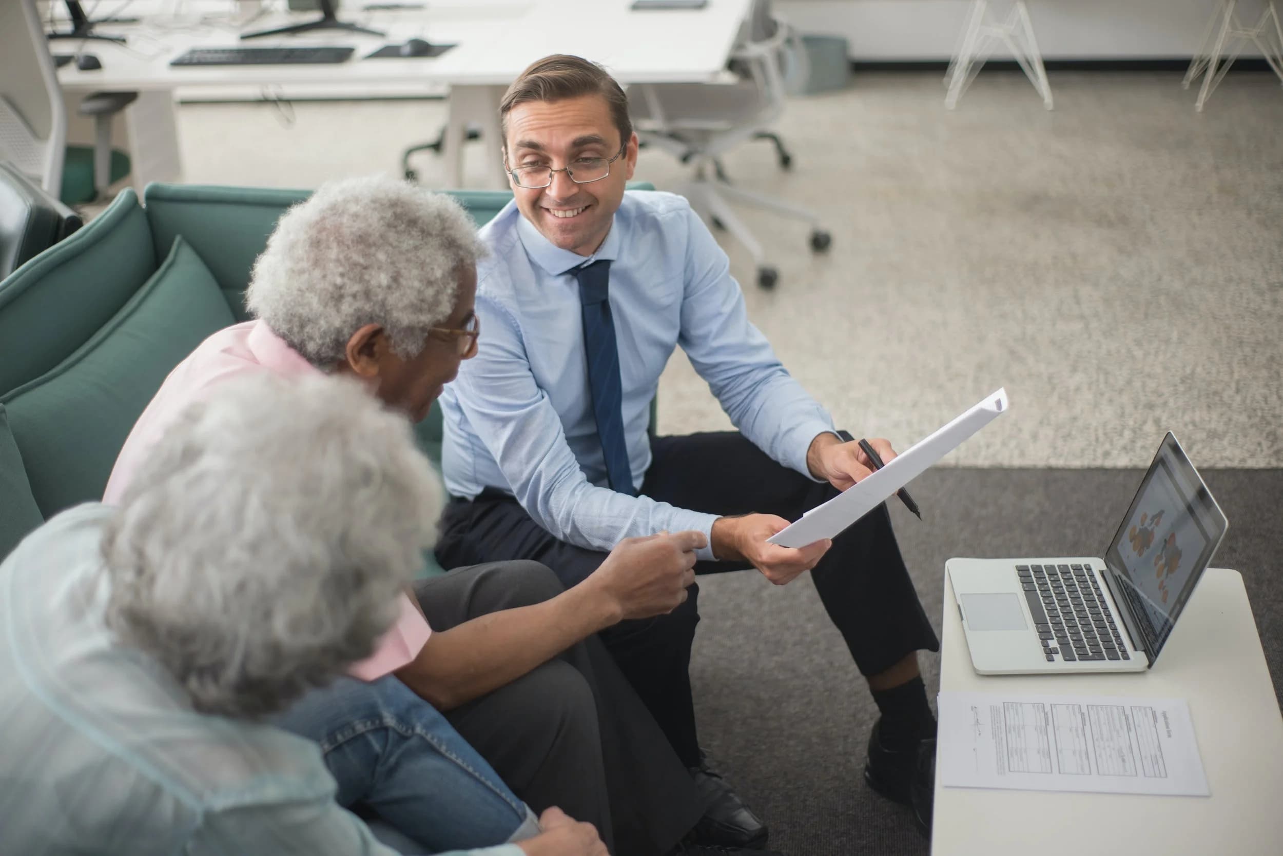 Patient liaison meeting with family to discuss care transition